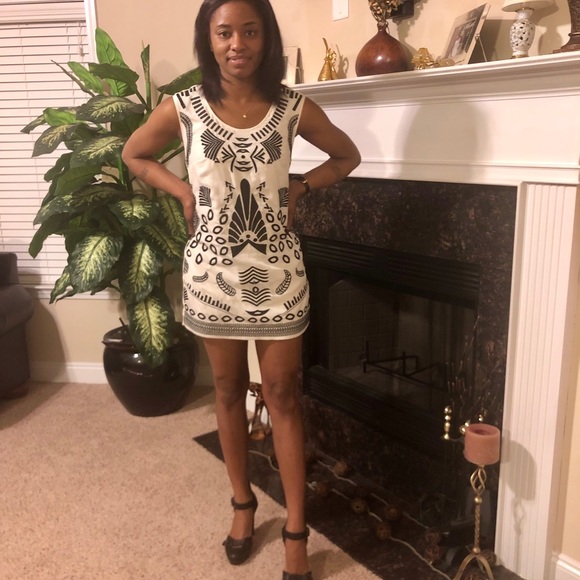 ❤️FINAL REDUCTION❤️Beautiful Aztec Style Dress - Picture 5 of 8